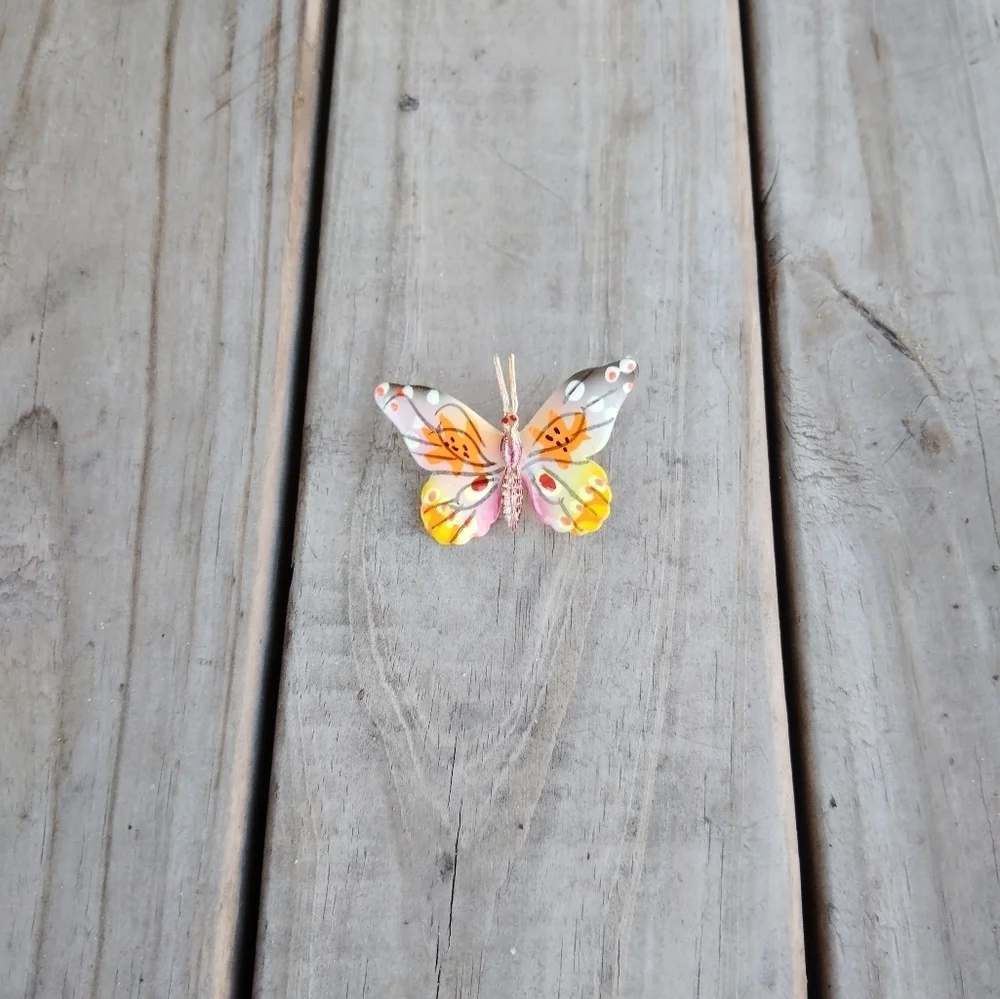 Women's Hand Painted Vintage Butterfly Brooch Made in Korea - Picture 3 of 9